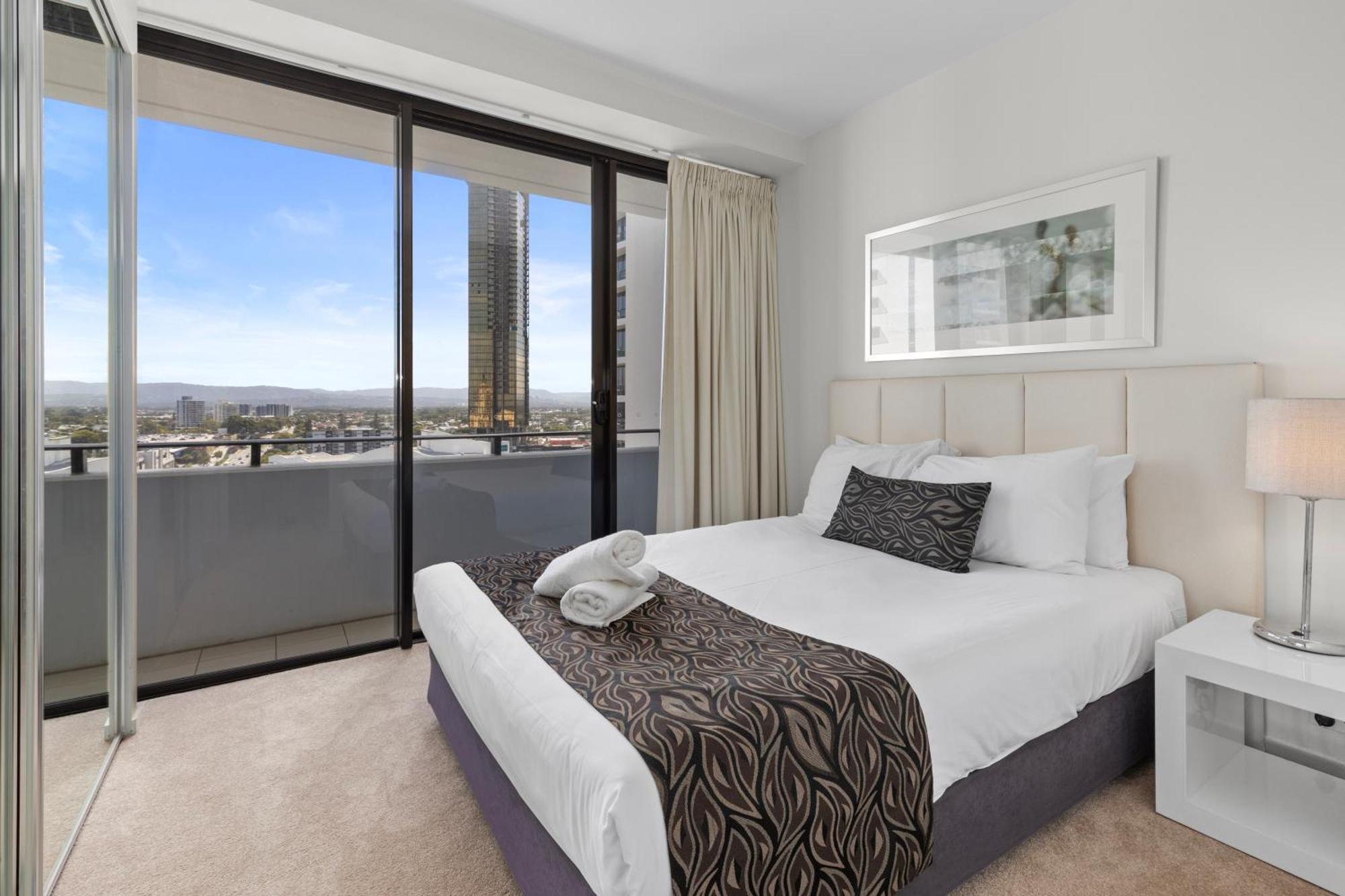 Ultra Broadbeach Gold Coast Esterno foto